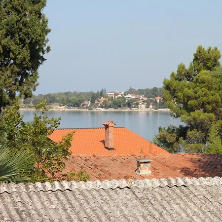 Apartment By The Sea Dajla, Novigrad - 3371 *